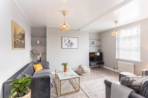 3 bedroom flat for sale, Ainsley Street, Bethnal Green, London, E2