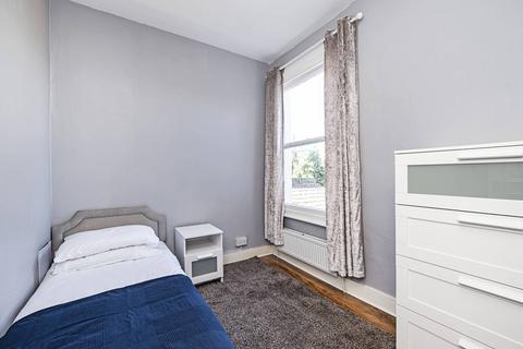 2 bedroom maisonette to rent, North Birkbeck Road, Leyton, London, E11