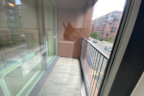 2 bedroom flat to rent, The Landmark, 30 Oldfield Road, Salford, M5