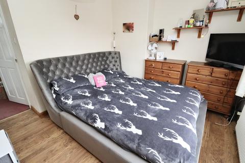 28 Ivythorn Road, Street, BA16 0TF