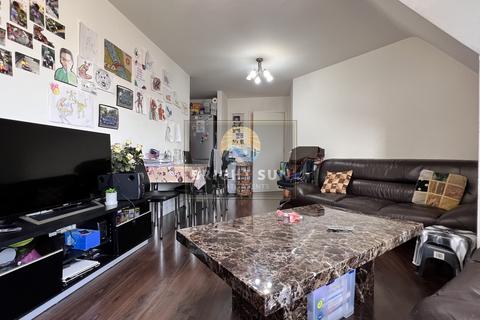 2 bedroom flat for sale, Featherstone Road, Southall UB2