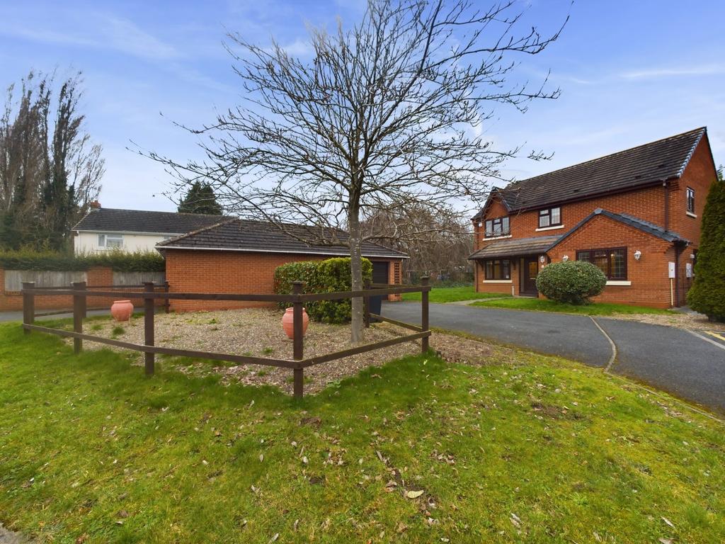 Palmers Green, Worcester, Worcestershire, WR2 4 bed detached house for