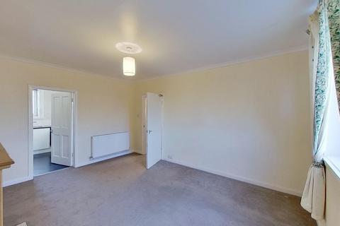 4 bedroom flat to rent, Calder Road, Edinburgh, Midlothian, EH11