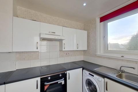 4 bedroom flat to rent, Calder Road, Edinburgh, Midlothian, EH11