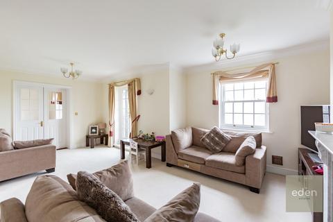 5 bedroom end of terrace house for sale, Maypole Drive, Kings Hill, ME19