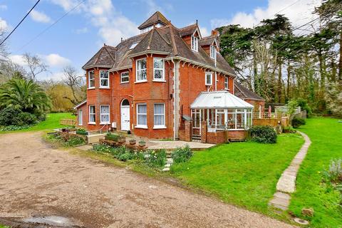 1 bedroom ground floor flat for sale, Clevelands, Bouldnor, Yarmouth, Isle of Wight