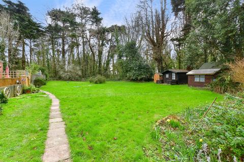 1 bedroom ground floor flat for sale, Clevelands, Bouldnor, Yarmouth, Isle of Wight