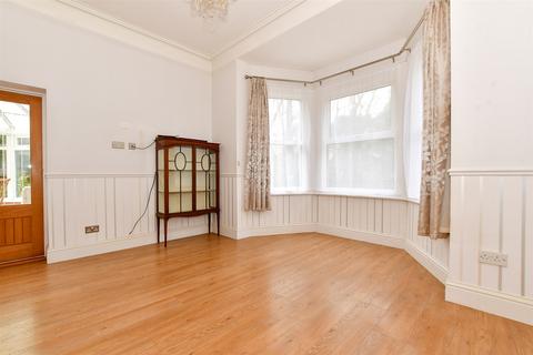 1 bedroom ground floor flat for sale, Clevelands, Bouldnor, Yarmouth, Isle of Wight