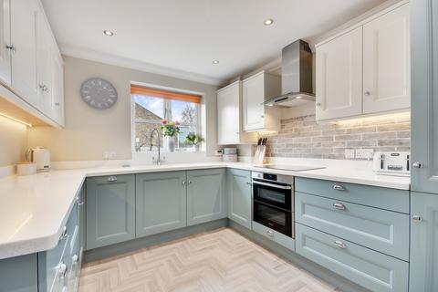 4 bedroom end of terrace house for sale, St Johns Road, Old Moulsham