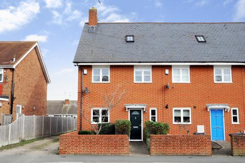 4 bedroom end of terrace house for sale, St Johns Road, Old Moulsham