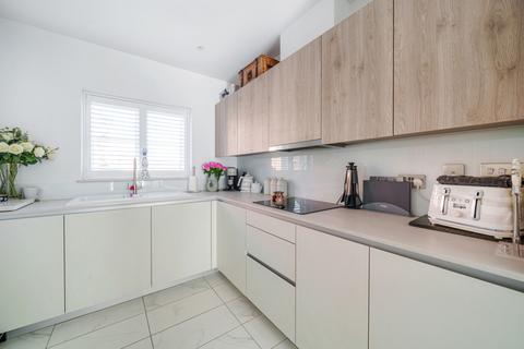 2 Buddery Close, Warfield, Bracknell, RG42 6DJ