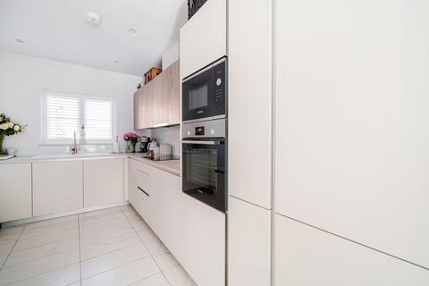 2 Buddery Close, Warfield, Bracknell, RG42 6DJ