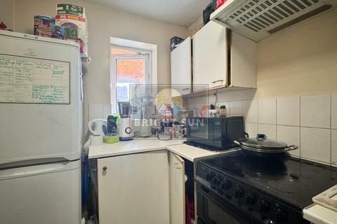 1 bedroom flat for sale - Hounslow TW4