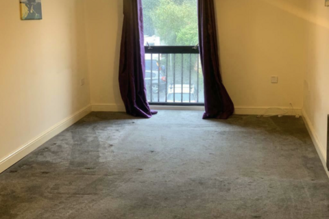 2 bedroom apartment to rent, Merridale Road, Wolverhampton WV3