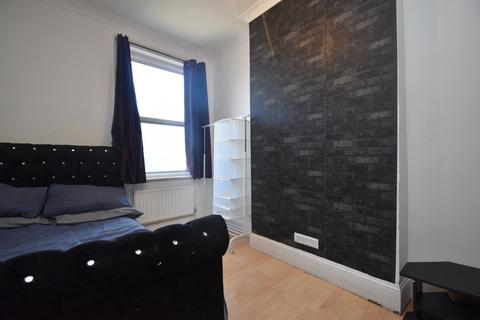 2 bedroom flat to rent, Brockley Road London SE4