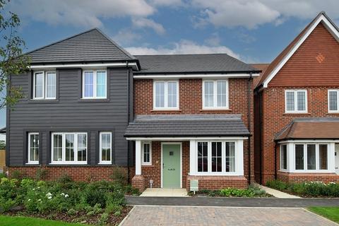 3 bedroom semi-detached house for sale - Plot 333, The Swift at Broadacres, Chessall Avenue RH13
