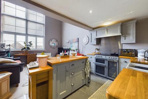 2 bedroom apartment for sale, College Court, Clifton Drive South