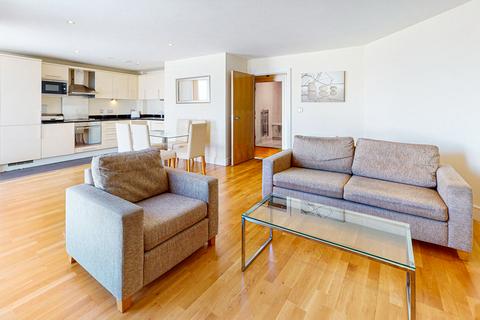 2 bedroom penthouse to rent, Drayton Park, London, N5