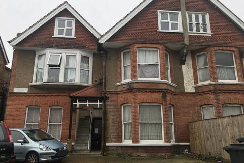 2 bedroom flat to rent, 1 Cloudsley Road, TN37