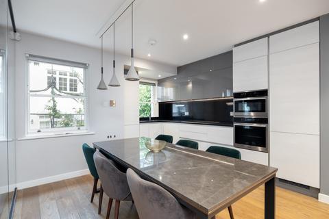 4 bedroom mews to rent, Eaton Mews South, London, SW1W