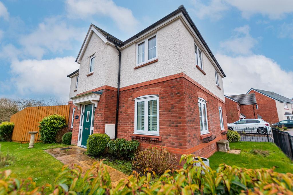 Ravenfield Close, Culcheth, WA3 4 bed detached house for sale £409,000
