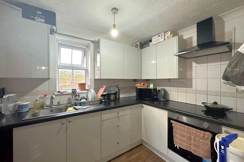 1 bedroom flat for sale, Yeoman Court, New Heston Road, Hounslow, Greater London, TW5