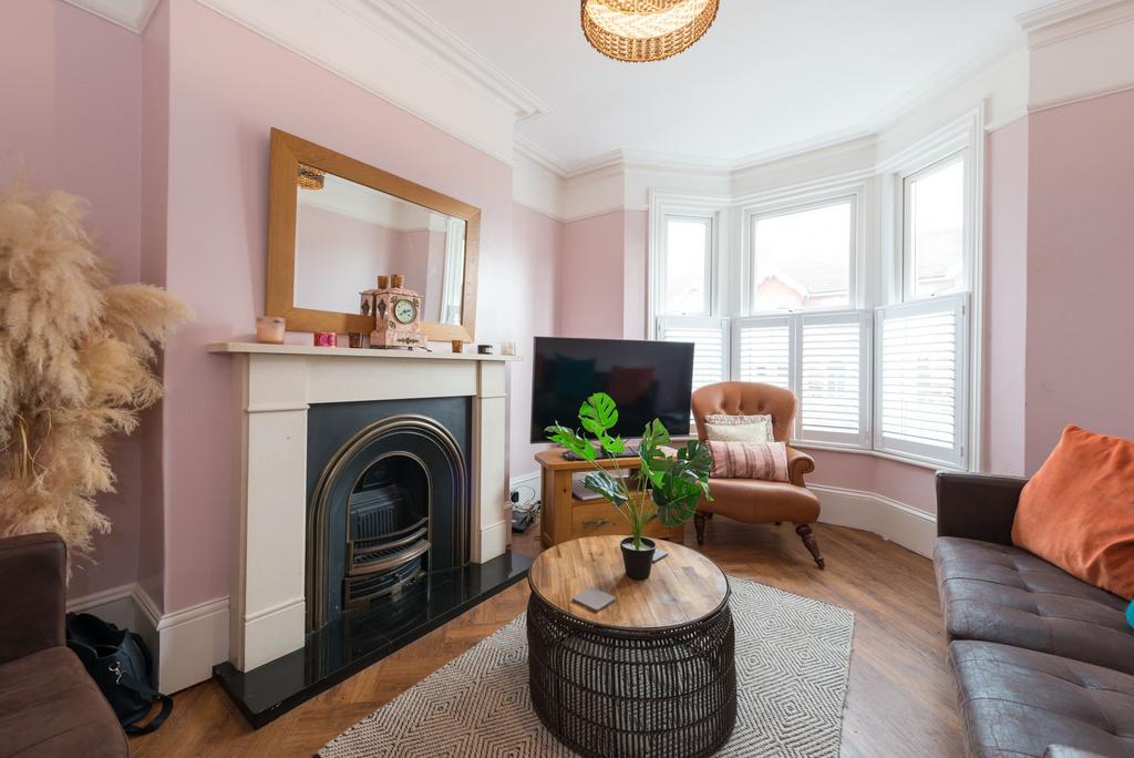 Grange Road, Ramsgate, CT11 2 bed terraced house for sale £279,995