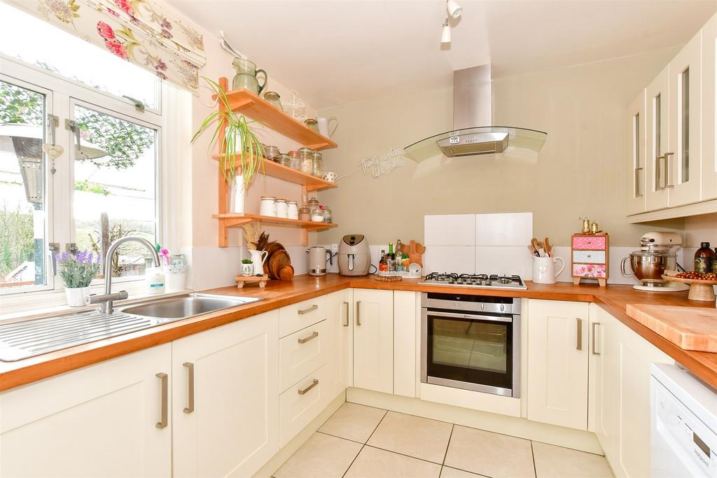 Watergate Road, Newport, Isle of Wight 3 bed semidetached house for