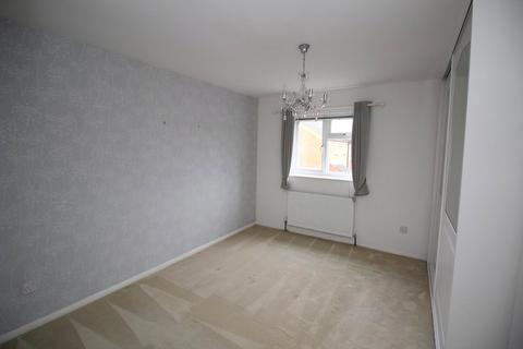 2 bedroom end of terrace house for sale - Shrubbery Close, Laindon, SS15
