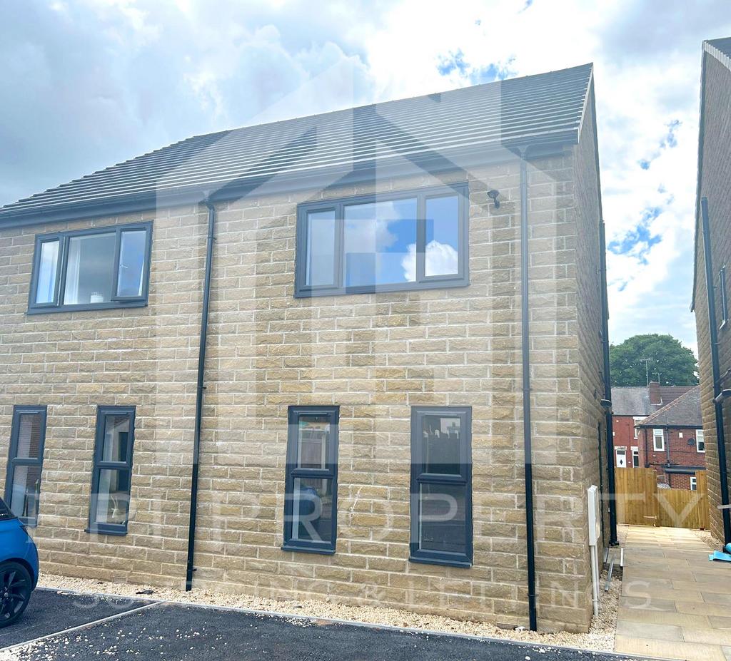 Claypit Lane, Rawmarsh S62 3 bed semidetached house to rent £995 pcm