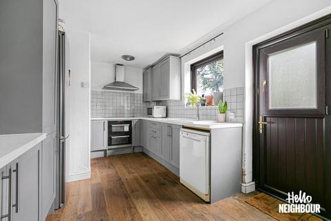 3 bedroom end of terrace house to rent, Molesey Road, Walton-on-Thames, KT12