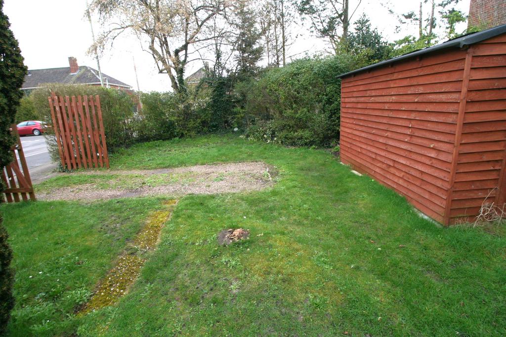 Watkin Road, Norwich NR4 2 bed end of terrace house for sale £200,000