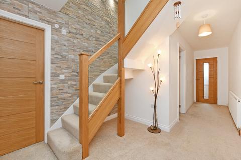 4 bedroom detached house for sale - Hilltop Road, Wingerworth, Chesterfield, Derbyshire, S42 6RX