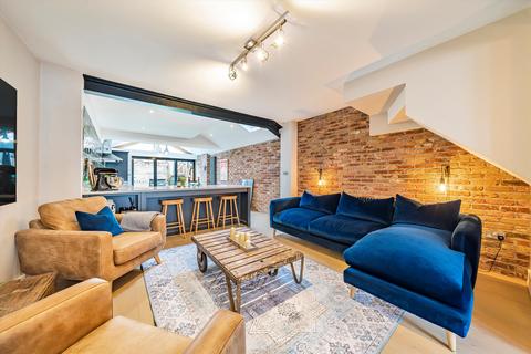 4 bedroom end of terrace house for sale, Kings Road, Henley-on-Thames, Oxfordshire, RG9.