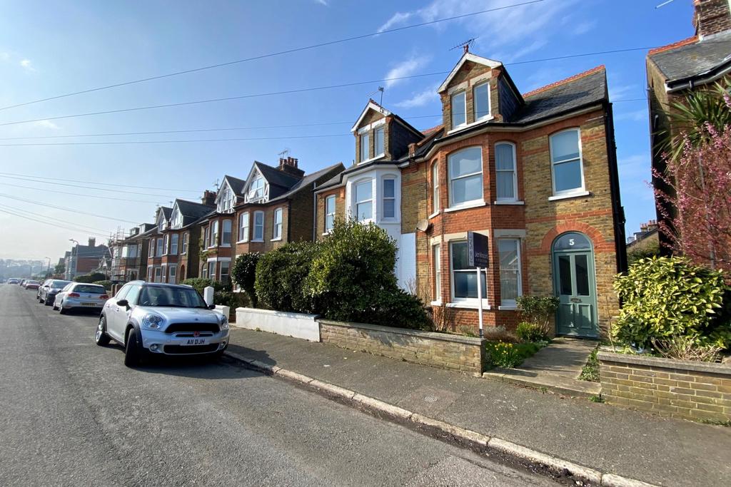 Balfour Road, Walmer, CT14 4 bed semidetached house for sale £550,000