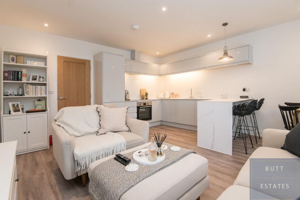 Chaucer Grove, Exeter EX4 2 bed for sale £250,000