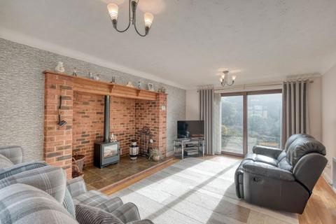 18 Brookfield Close, Hunt End, Redditch, B97 5LL