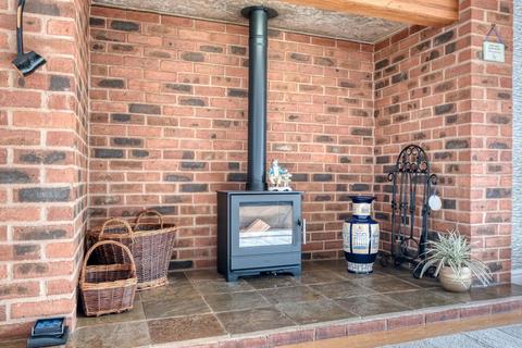 18 Brookfield Close, Hunt End, Redditch, B97 5LL