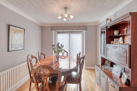 18 Brookfield Close, Hunt End, Redditch, B97 5LL