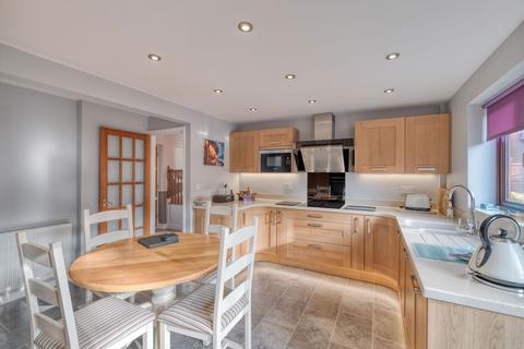 18 Brookfield Close, Hunt End, Redditch, B97 5LL