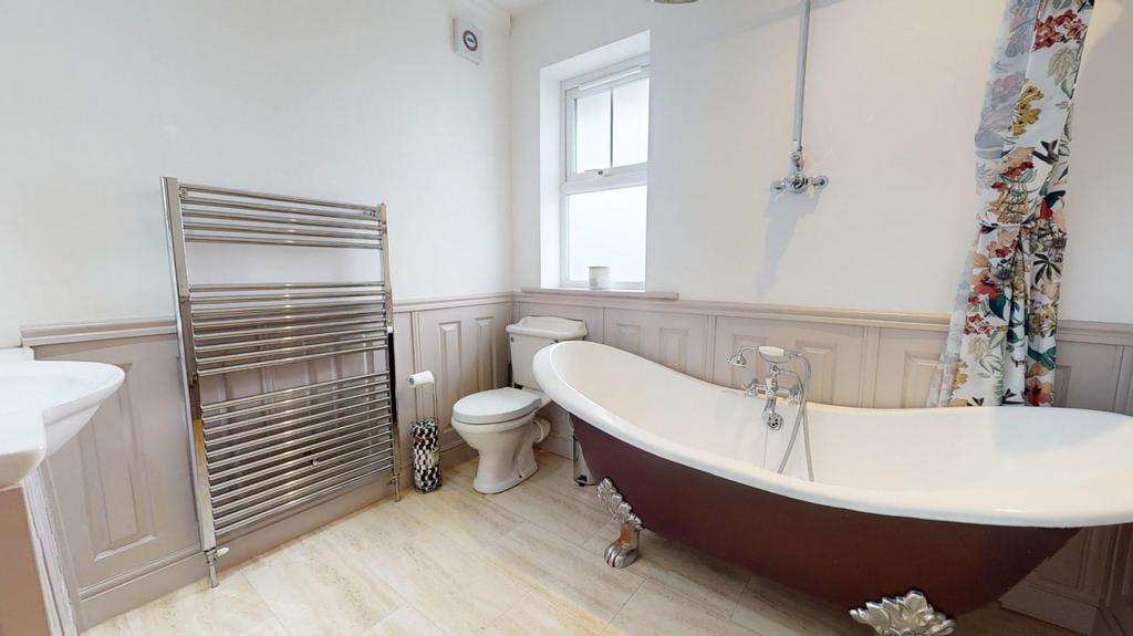 En suite bathroom