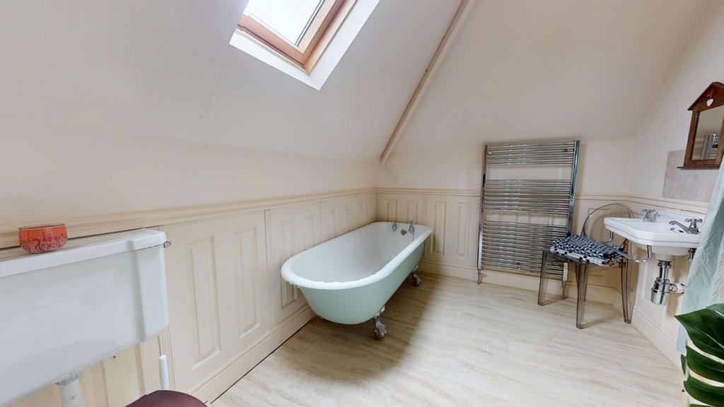 En suite bathroom