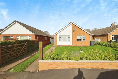 2 bedroom bungalow for sale, The Close, Sturton By Stow