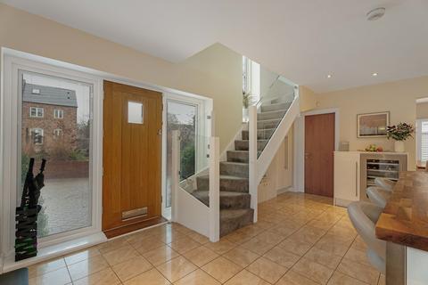 4 bedroom detached house for sale, Greatheed Road Leamington Spa, Warwickshire, CV32 6ES