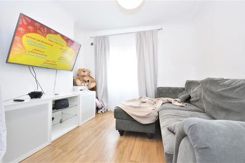 2 bedroom flat for sale, Rosebank Gardens, Acton