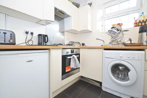 2 bedroom flat for sale, Rosebank Gardens, Acton