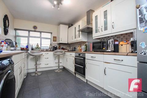 4 bedroom terraced house for sale, Osborne Road, Watford