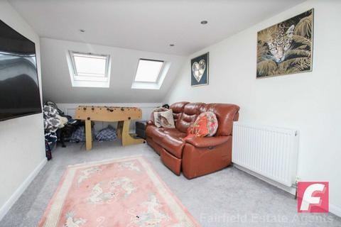 4 bedroom terraced house for sale, Osborne Road, Watford