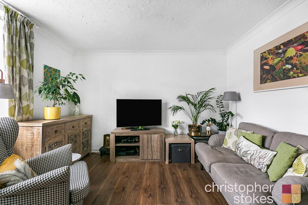 Park Lane, Waltham Cross, EN8 8AQ 3 bed ground floor £315,000
