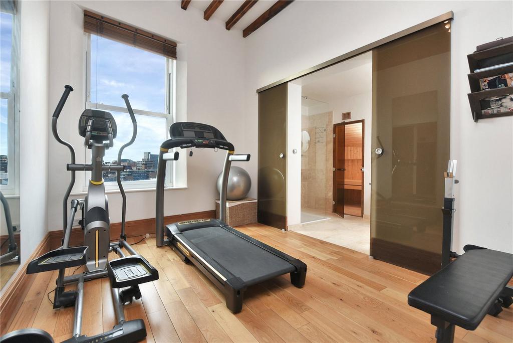 Bedroom Three / Gym